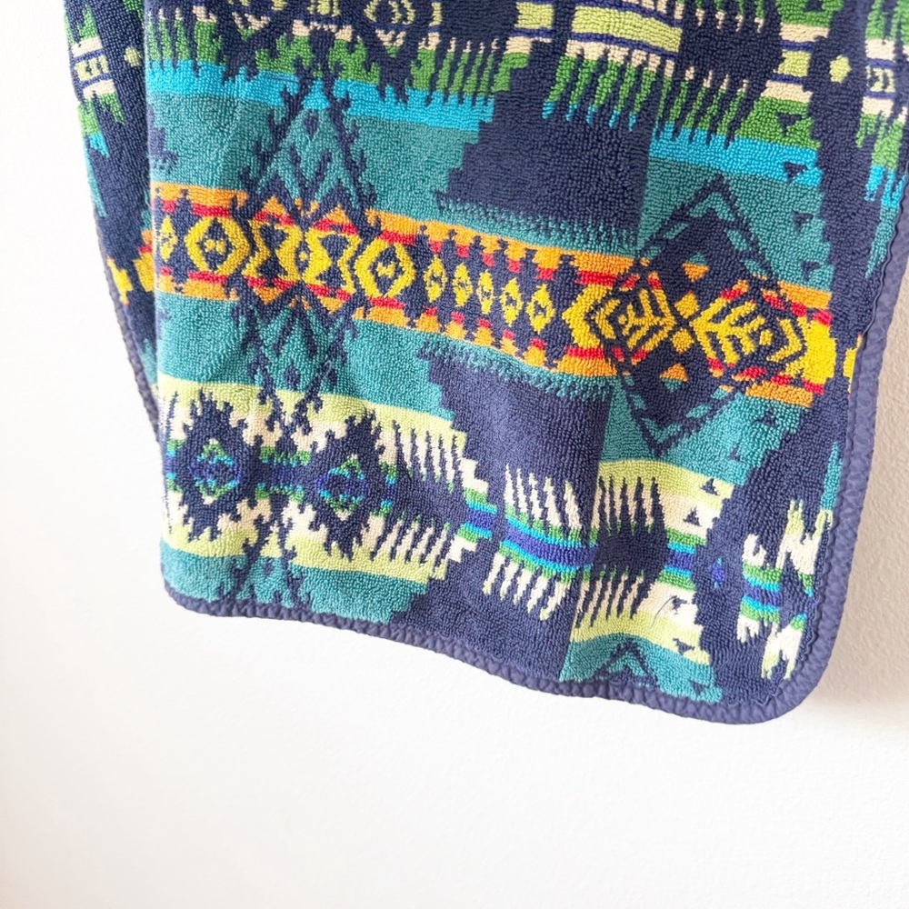 Pendleton Beach Towel Poncho - Picture 4 of 6